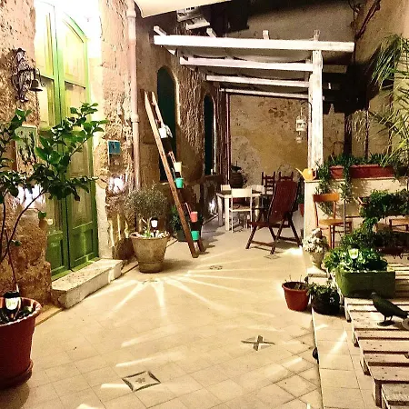 Il Vecchio Cortile Apartment *