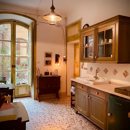 Il Vecchio Cortile Apartment *
