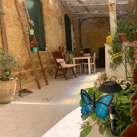 Il Vecchio Cortile Apartment *