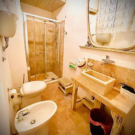 Il Vecchio Cortile Apartment *